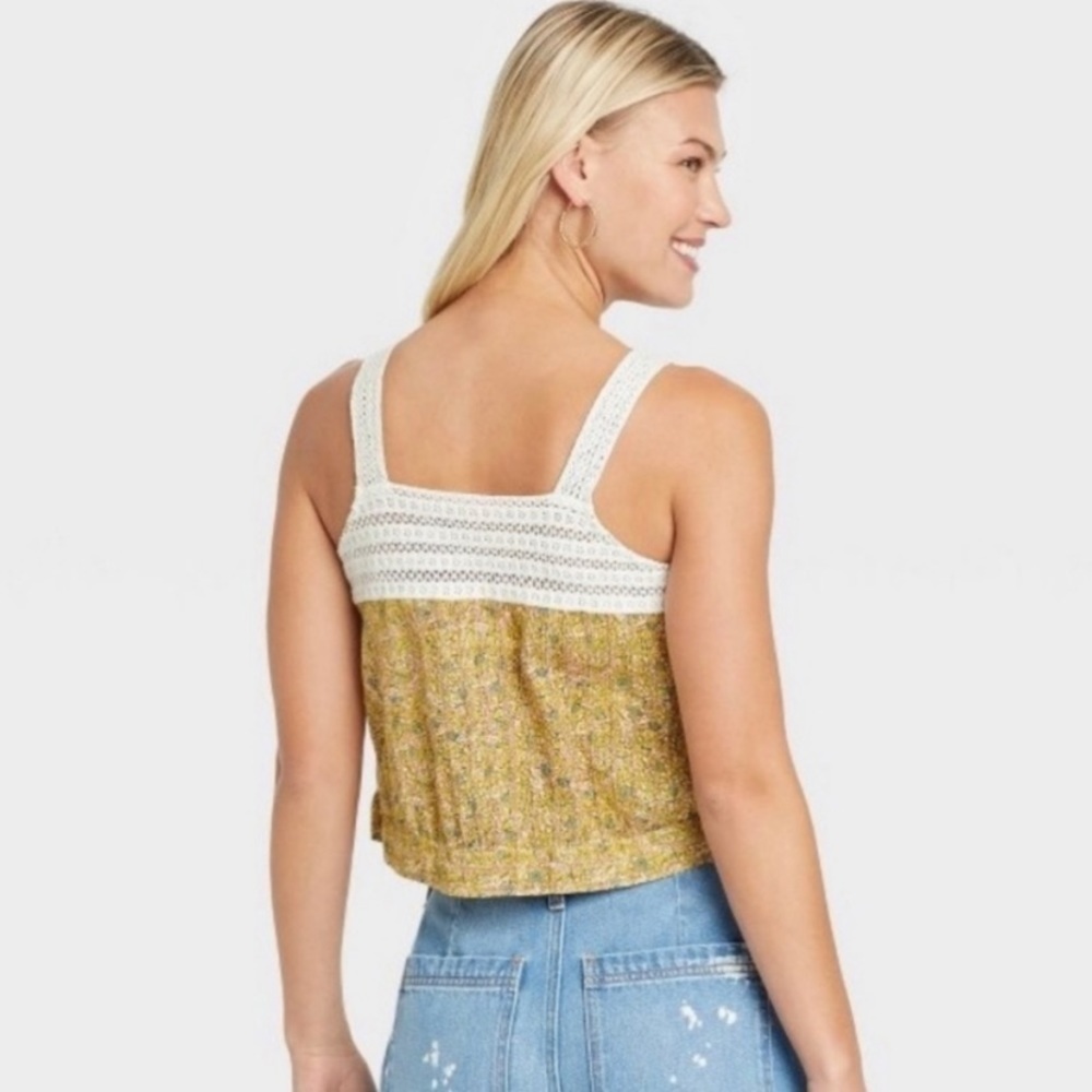 Universal Thread Front Button Crochet Crop Top - Picture 2 of 5